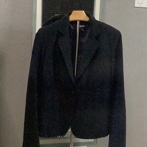 Sale!!! DKNY Short Black Blazer - size 6 - A Classic w/Jeans or Dress